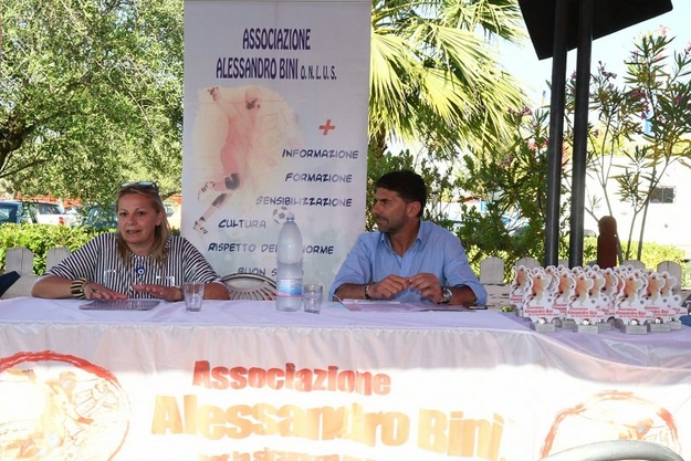 A destra Massimo Piangerelli, ds del Cinecittà Bettini (foto Lori)