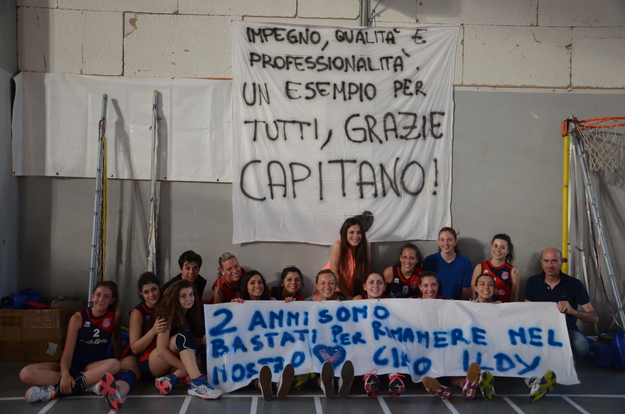 Il saluto delle ragazze del Palombara a Ildiko Vojth