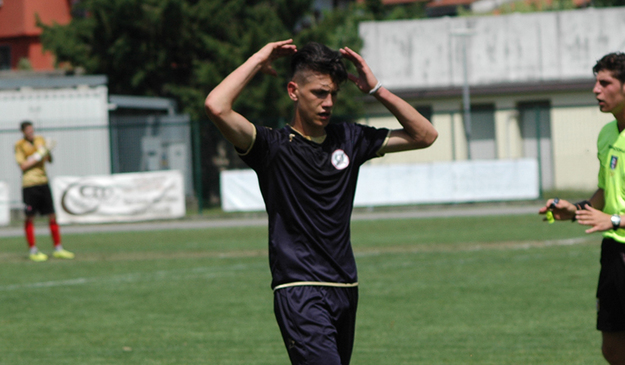 Federico Alonzi con la maglia del San Cesareo ©GazzettaRegionale
