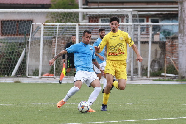 Rubino a contrasto con Capolei