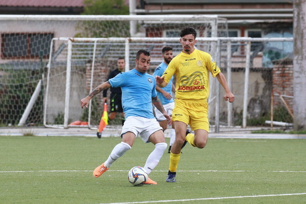 Rubino a contrasto con Capolei
