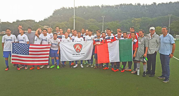 Foto di gruppo tra le squadre