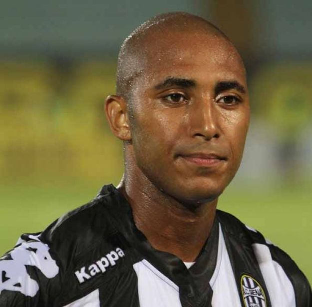 Reginaldo con la maglia del Siena © sienaclubfedelissimi.it