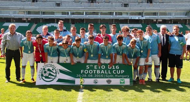 La Lazio dopo la finale persa contro lo Sparta Praga (foto etocup.hu)