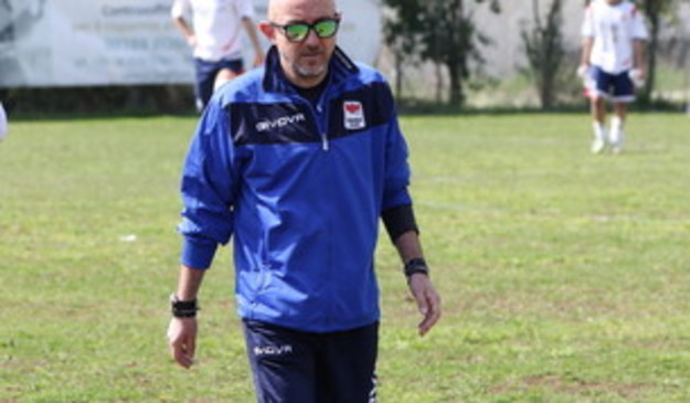 Il mister Roberto Alberghini