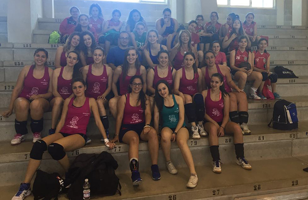La Montaldi con tutte le ragazze della Borghesiana