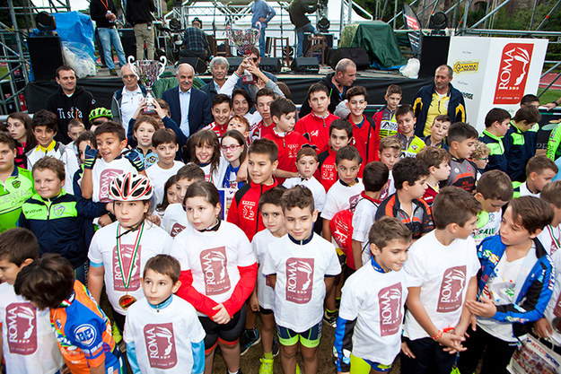 Alcuni dei bambini premiati