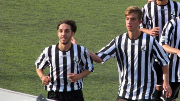 A sinistra Cresci, bomber della Berretti del Siena (FOTO sienaclubfedelissimi.it)