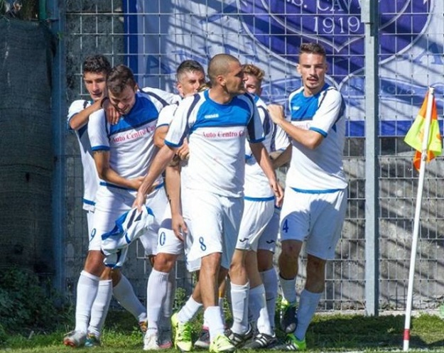 Esulta la Cavese (foto Camilloni)