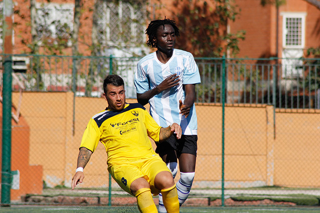 Severini in contrasto con Jammeh nel match con la Valle del Tevere (Foto@Cesolini) 