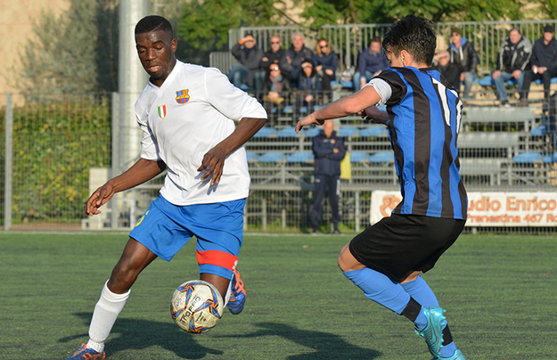 Perconti (Djengue in azione ©Lori)