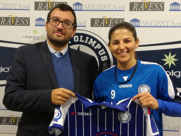 Cely Gayardo con la nuova maglia