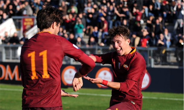 Edoardo Soleri e Luca Pellegrini esultato dopo il gol del 4-0 (foto Laura Del Gobbo)
