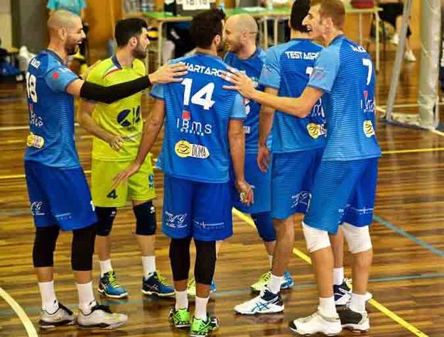 Esultanza Hydra per la vittoria del derby contro Sabaudia