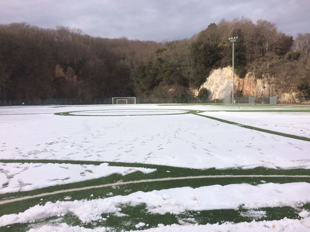 Allumiere, campo innevato