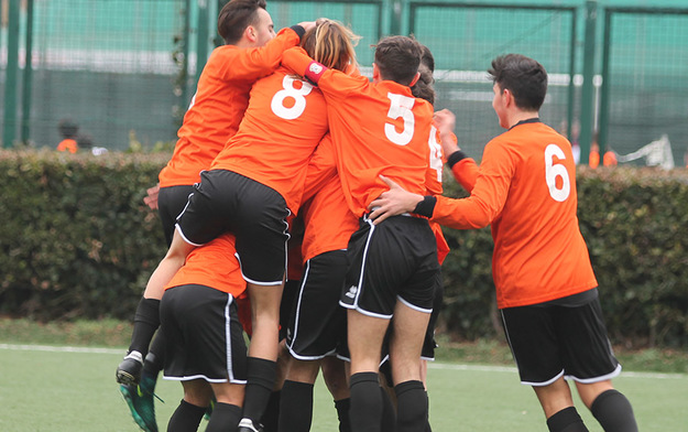 Accademia Calcio Roma che esulta foto © De Cesaris 