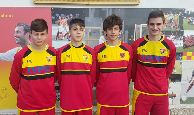 I quattro 2002 con la maglia del Benevento
