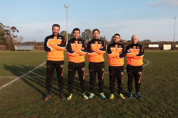 Il tecnico assieme al suo staff