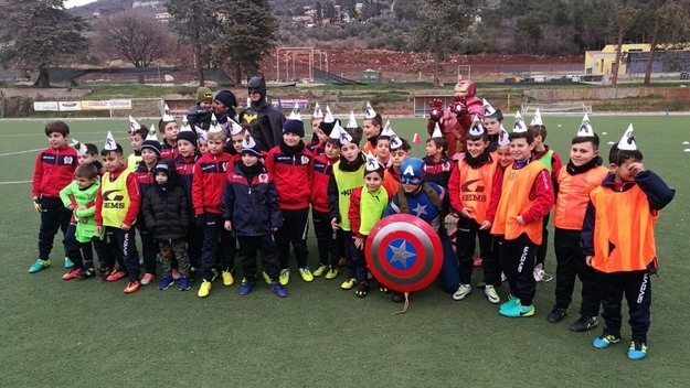 I bambini del Real Palombara insieme agli Avengers al Torlonia