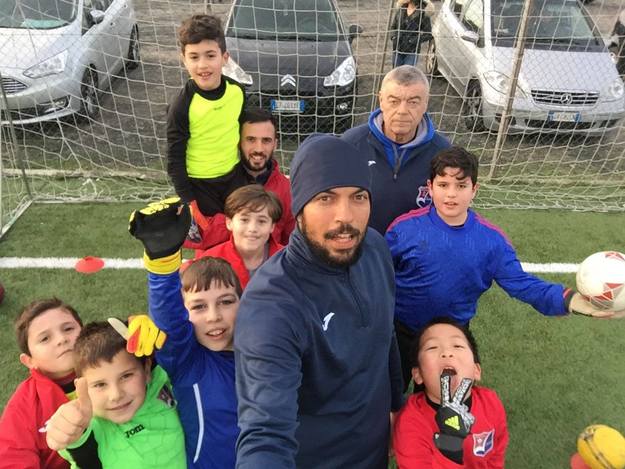 Mazza e i giovani portieri del La Selcetta