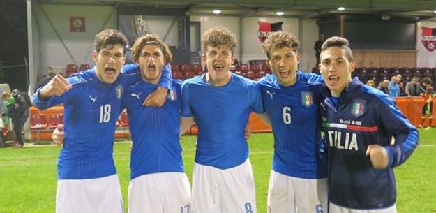 Al centro, lo juventino Caligara © figc.it