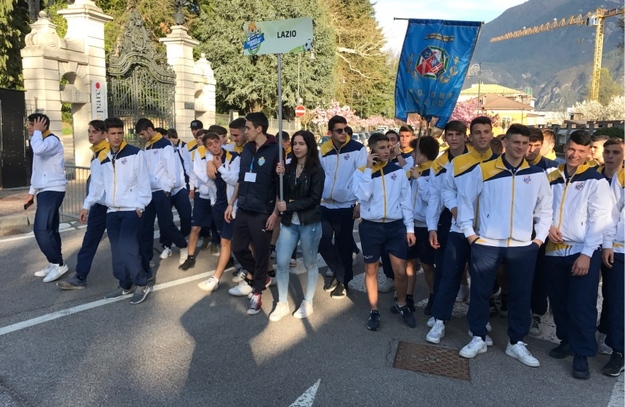 Il Cr Lazio alla sfilata inaugurale del TdR ©GazReg