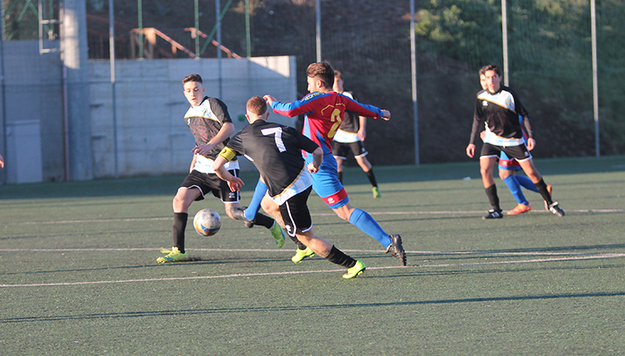 Renato Perozzi con il numero 2 in azione contro l&apos;Accademia (©De Cesaris)