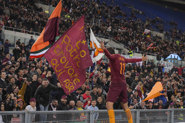 Soleri esulta sotto la Tevere (©asroma.com)