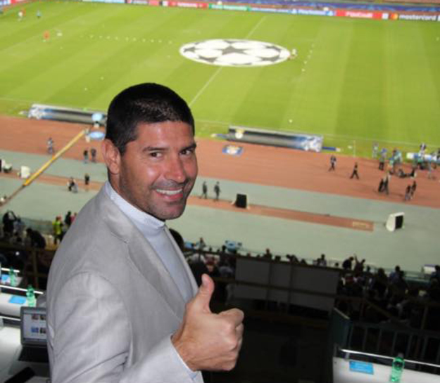 Sosa prima di Napoli - Benfica durante il periodo da commentatore Sky