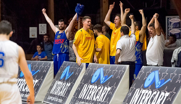 La Vis Nova esulta: allungata la serie contro Stella Azzurra (©Timperi)