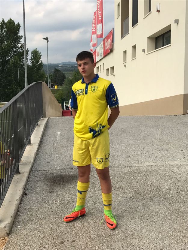 Perseu con la maglia del Chievo Verona