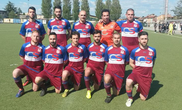 Foto di squadra ©Facebook Nomentum