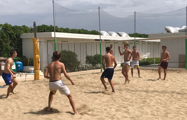 Scatti dal match di foot volley ©GazReg