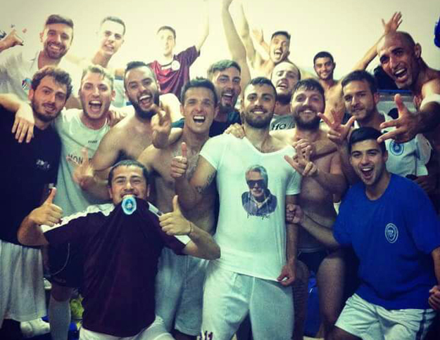 La squadra nello spogliatoio