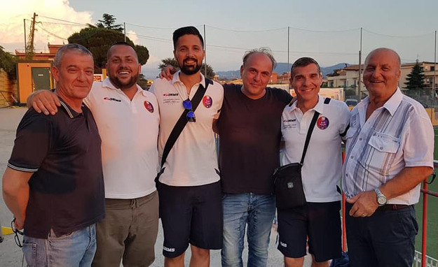 La dirigenza rossoblu