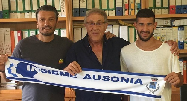 Di Vito insieme al tecnico Gioia e al presidente Anelli