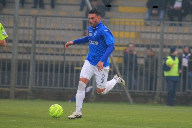 Giovanni La Camera vola in Albania