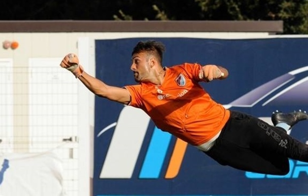 Nicholas Di Mario con la maglia della Lupa Roma (foto Facebook)