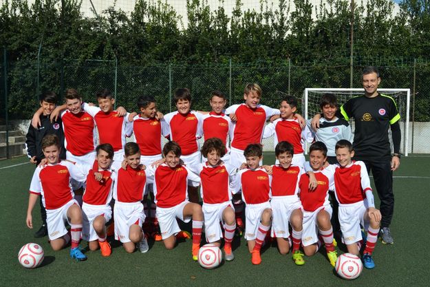 Il gruppo dei 2004 dell&apos;Arsenal Giochiamola Sempre