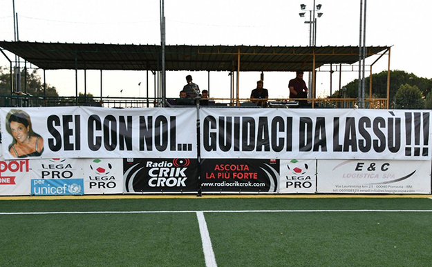 Lo striscione dedicato a Cristina Varani
