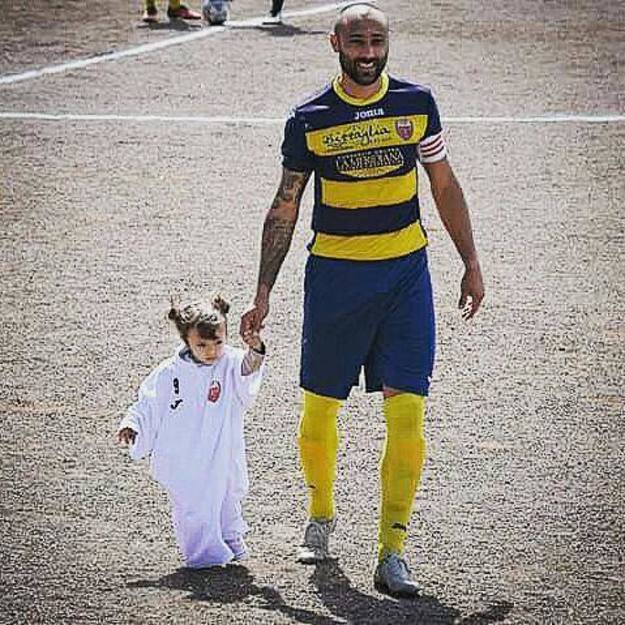 Simone Feola con la figlia
