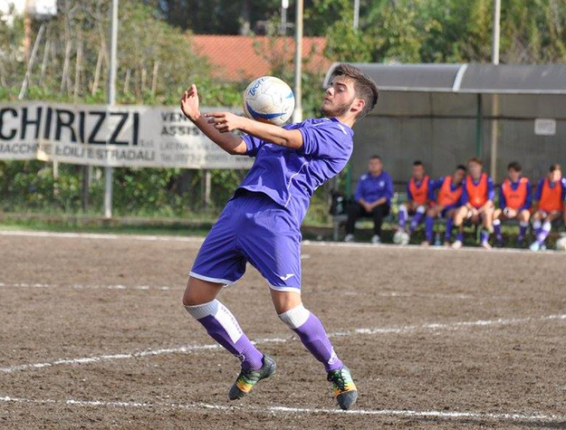 Simone Morra con la maglia dell&apos;Ostiamare (foto©Scuotto)