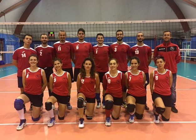 Il grupo dell&apos;amatoriale misto della Rosavolley