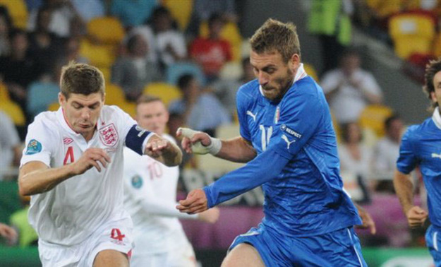Daniele De Rossi contro Gerrard