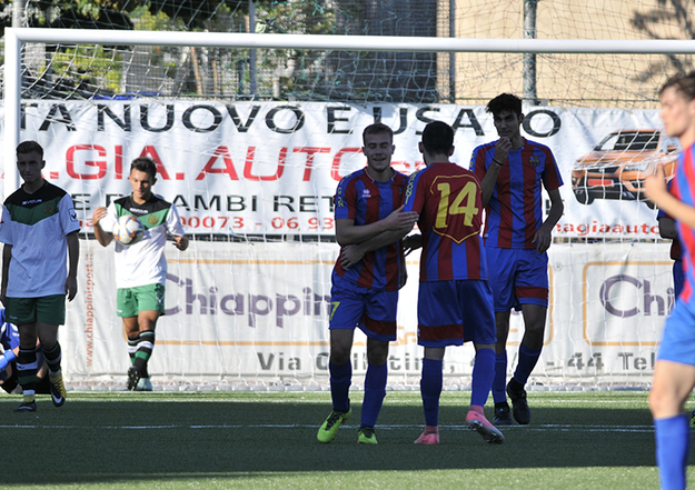 Esulta la Perconti (©Natarelli)