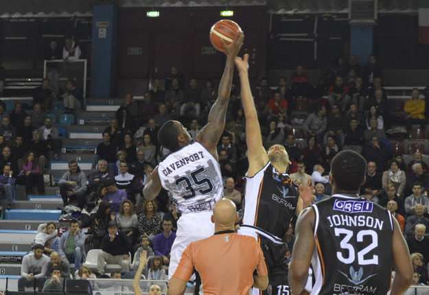 Palla a due tra Rieti e Derthona