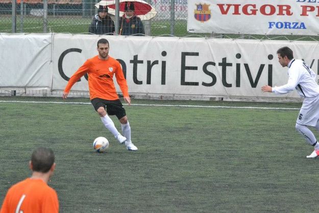 Lorenzo Alteri carica la sua Pibe de Oro