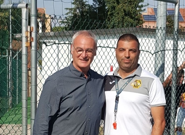 Stefano Mondella in compagnia di Claudio Ranieri: per il suo Honey big match con il La Selcetta