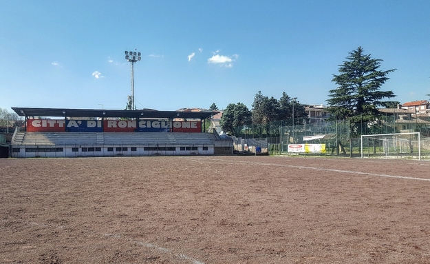 Il campo sportivo comunale di Ronciglione, attualmente in terra battuta