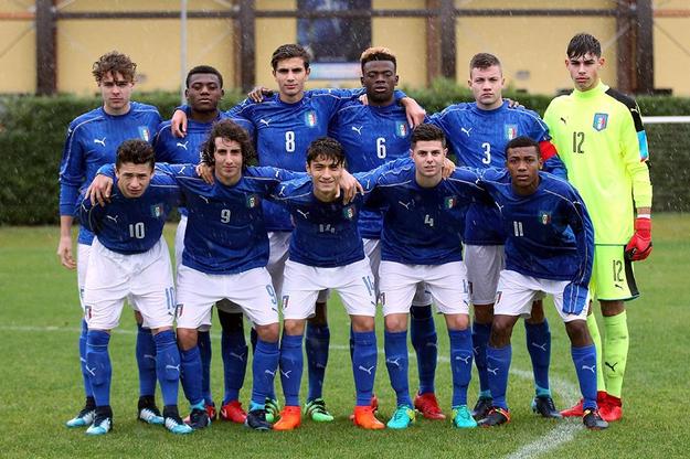 L&apos;Italia U17 con i romani Greco (11) e Armini (3) © figc.it